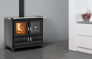 Cuisinière à bois Thermorossi Klara EVO en acier et fonte